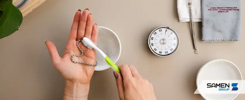 راهکارهایی برای از بین بردن خط و خش زیورآلات استیل