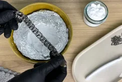 بدلیجات استیل چیست؟ و نحوه تمیز کردن آن ها